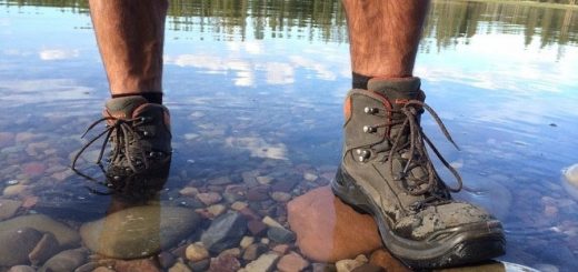 waterproof-hiking-boots-feat